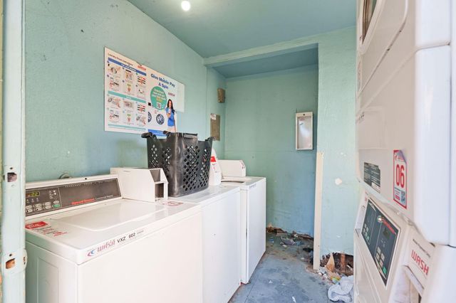 609 Moore Street, Madera, CA 93638