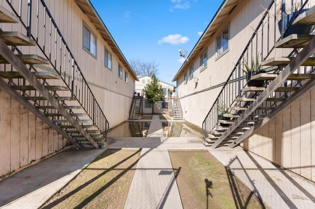 609 Moore Street, Madera, CA 93638