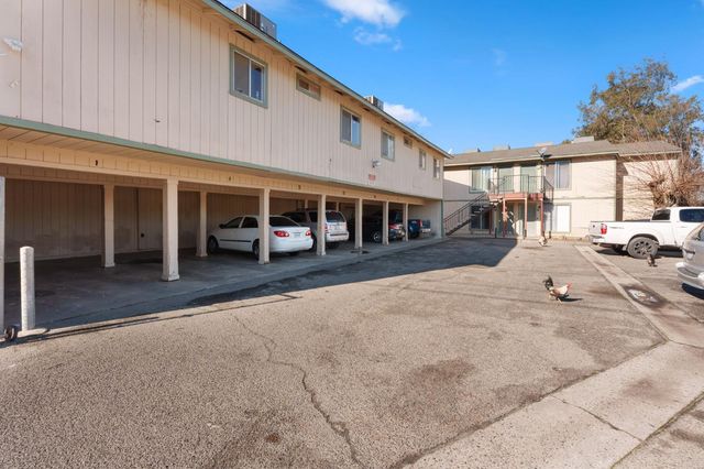 609 Moore Street, Madera, CA 93638