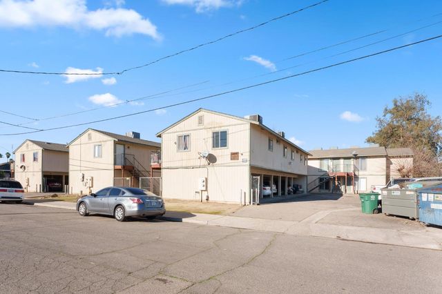 609 Moore Street, Madera, CA 93638