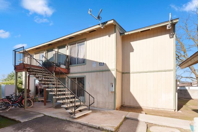 609 Moore Street, Madera, CA 93638