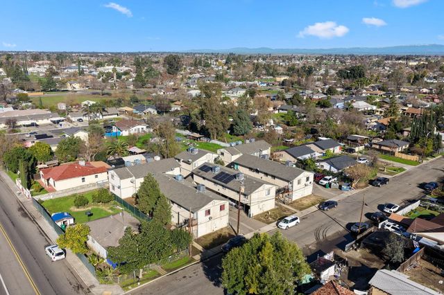 609 Moore Street, Madera, CA 93638