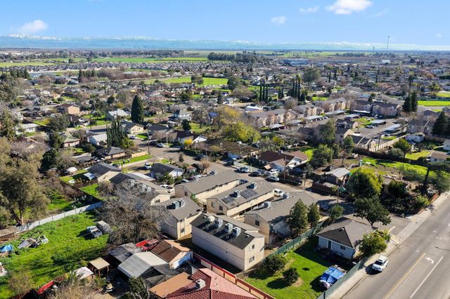 609 Moore Street, Madera, CA 93638