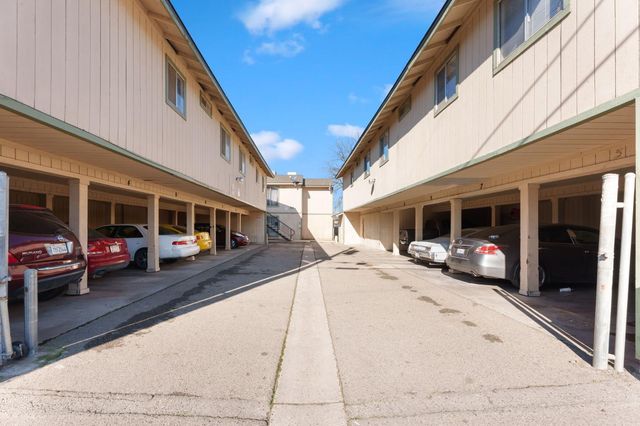 609 Moore Street, Madera, CA 93638