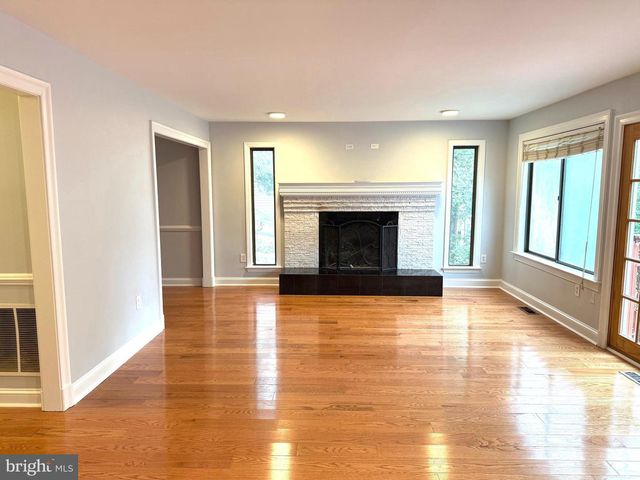7811 WENDY RIDGE LN, Annandale, VA 22003