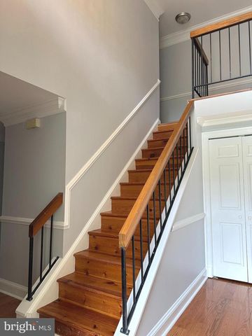 7811 WENDY RIDGE LN, Annandale, VA 22003