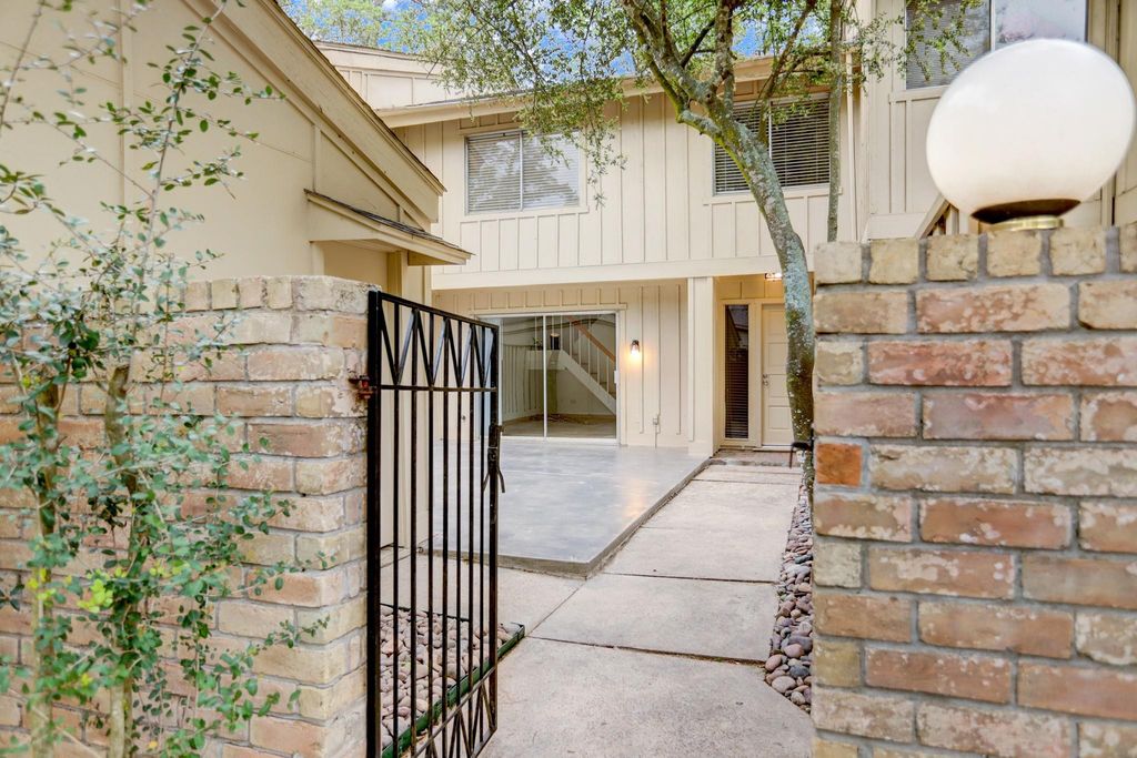 2445 Settlers Way, Spring, TX 77380