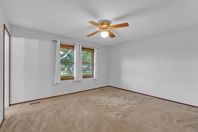 1526 Sycamore Lane, Aurora, IL 60504