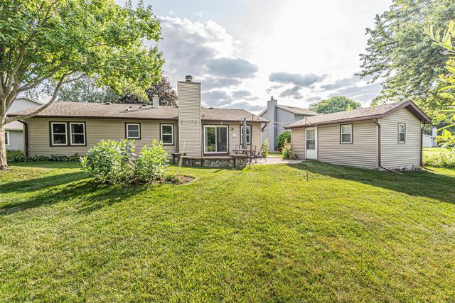1526 Sycamore Lane, Aurora, IL 60504