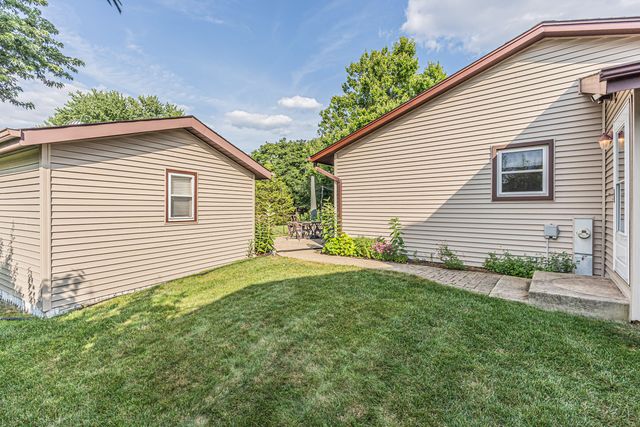 1526 Sycamore Lane, Aurora, IL 60504