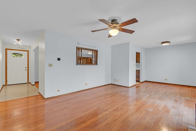 1526 Sycamore Lane, Aurora, IL 60504