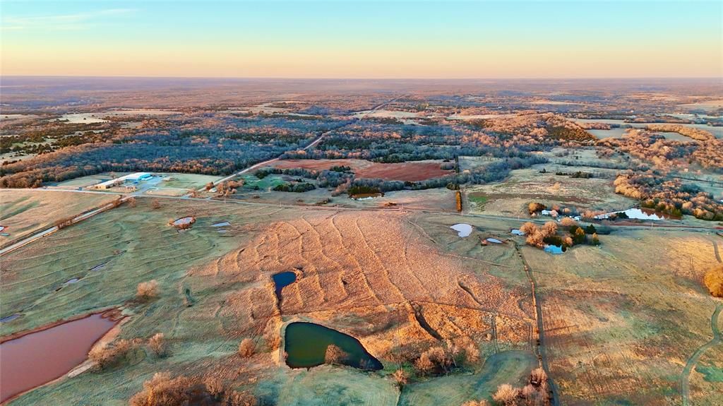 Image 1 of property listing at 5 Wilshire Road, Mcloud, OK 74851