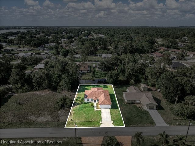 111 Blue Moon Avenue, Lake Placid, FL 33852