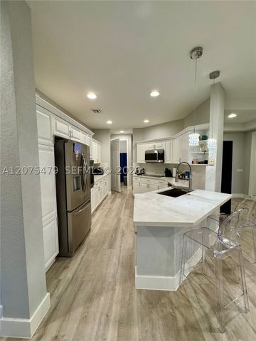 2787 Center Ct Dr 1-23, Weston, FL 33332
