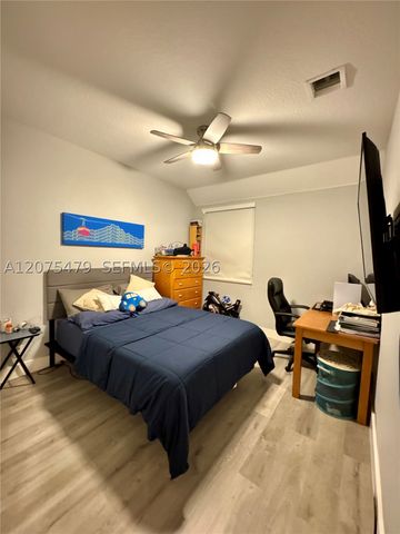 2787 Center Ct Dr 1-23, Weston, FL 33332