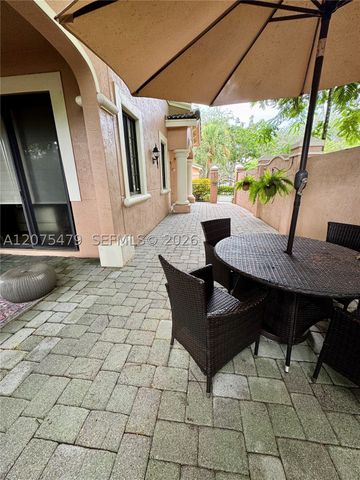 2787 Center Ct Dr 1-23, Weston, FL 33332