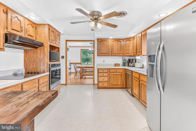 44 ORBIT CT, Martinsburg, WV 25401