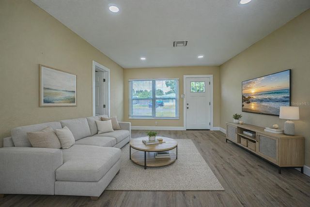 2710 W NASSAU STREET, Tampa, FL 33607