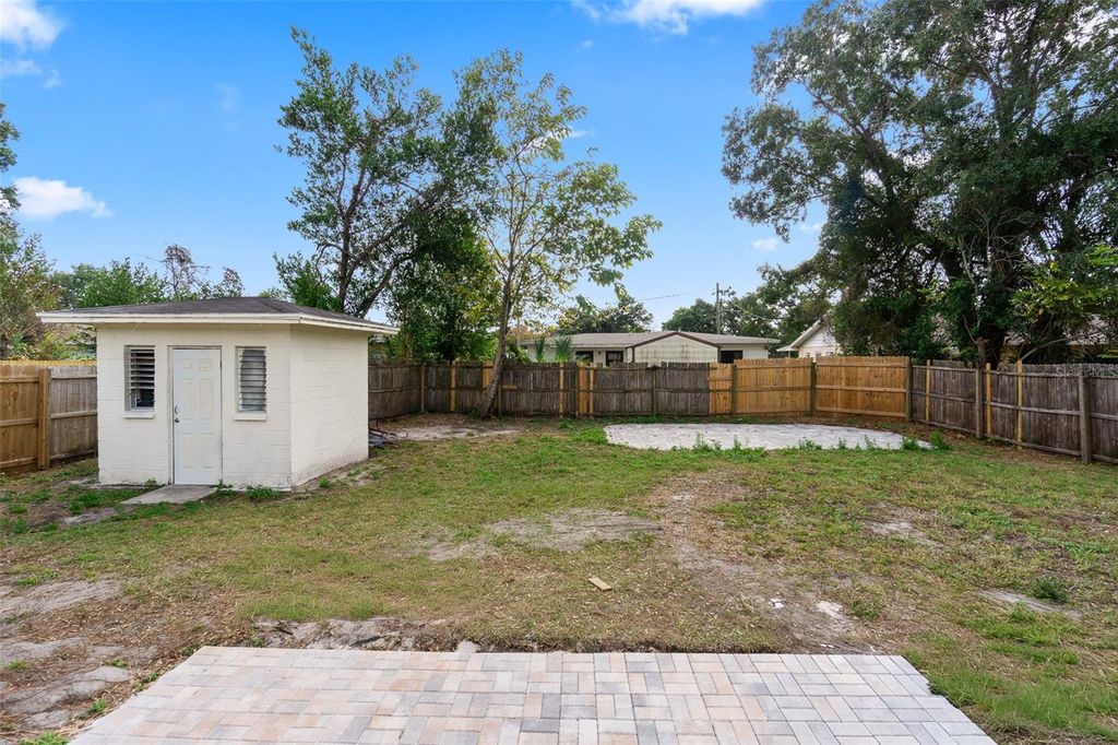 Image 23 of property listing at 2710 W NASSAU STREET, Tampa, FL 33607