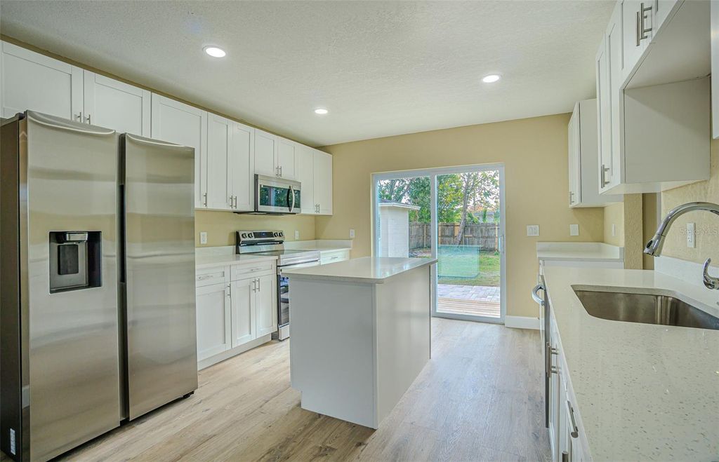 Image 7 of property listing at 2710 W NASSAU STREET, Tampa, FL 33607