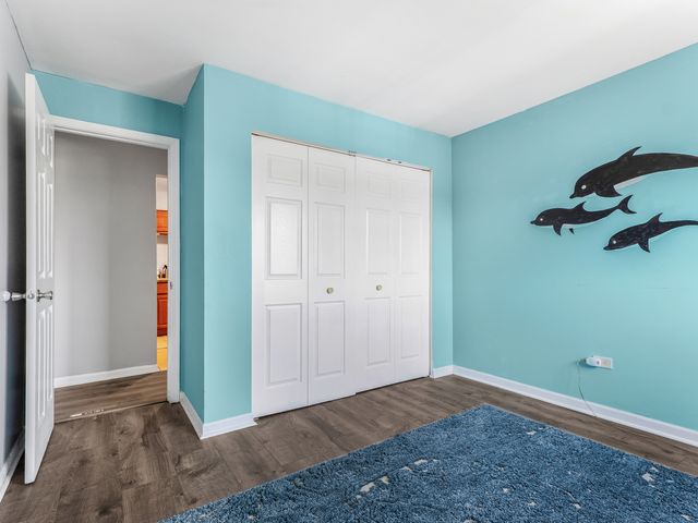 107 W Elk Trail 206, Carol Stream, IL 60188