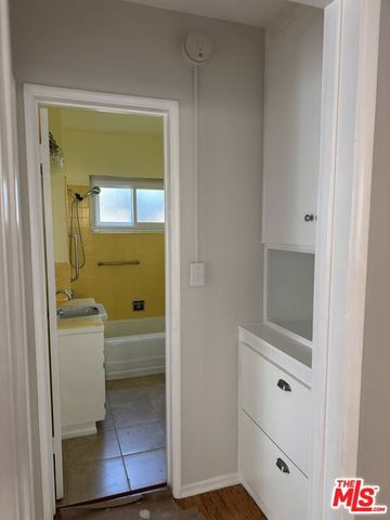 1245 Chelsea Avenue A, Santa Monica, CA 90404