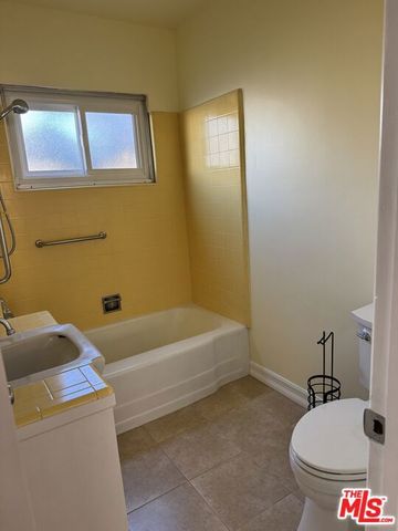 1245 Chelsea Avenue A, Santa Monica, CA 90404