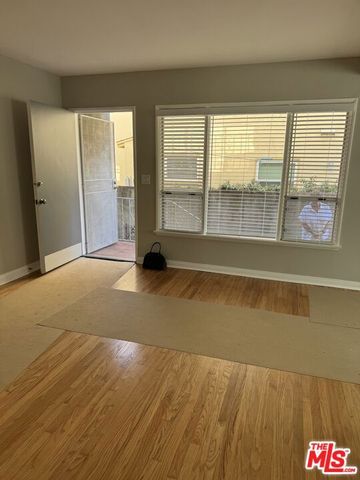 1245 Chelsea Avenue A, Santa Monica, CA 90404