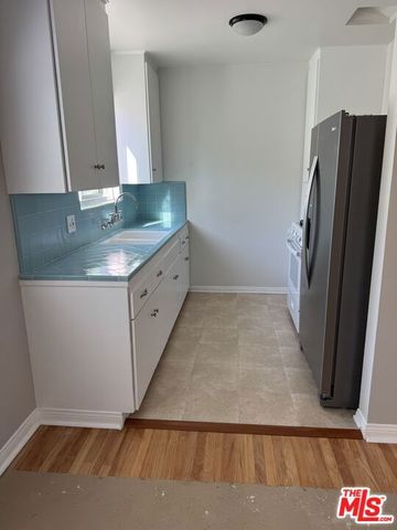 1245 Chelsea Avenue A, Santa Monica, CA 90404