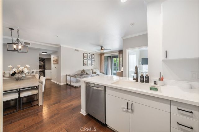 1801 E Katella 2133, Anaheim, CA 92805
