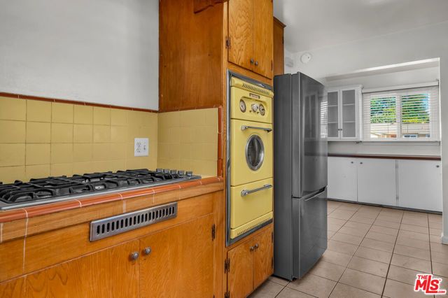 13452 Delano Street, Van Nuys (los Angeles), CA 91401