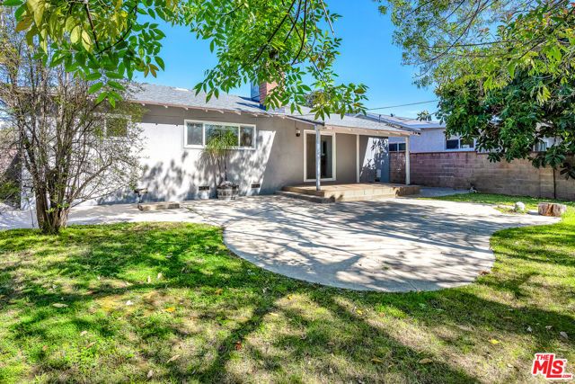 13452 Delano Street, Van Nuys (los Angeles), CA 91401