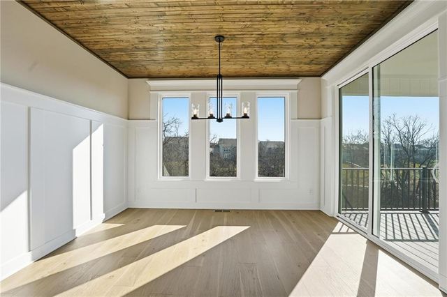 2074 NW OBrien Road, Lee's Summit, MO 64081