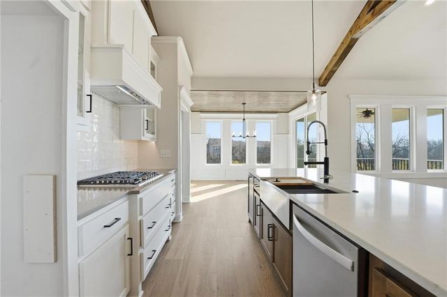 2074 NW OBrien Road, Lee's Summit, MO 64081