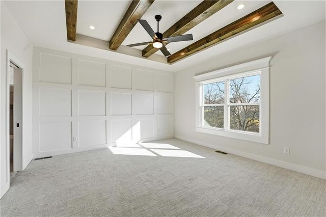 2074 NW OBrien Road, Lee's Summit, MO 64081