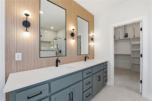 2074 NW OBrien Road, Lee's Summit, MO 64081