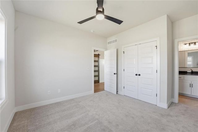 2074 NW OBrien Road, Lee's Summit, MO 64081