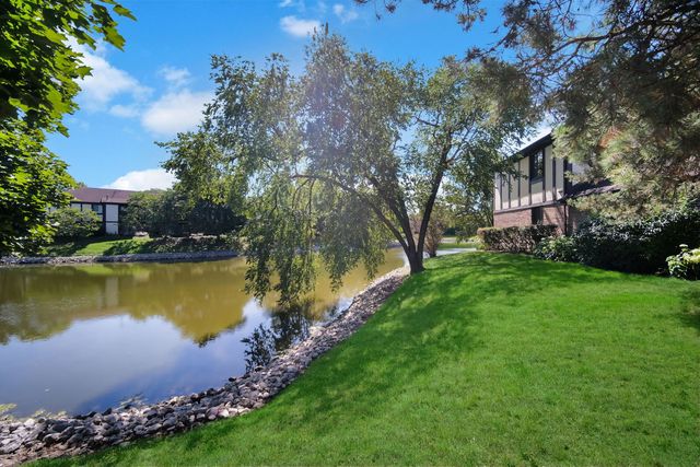 1037 Cottonwood Court 2BL, Wheeling, IL 60090