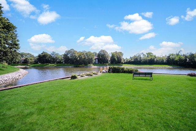 1037 Cottonwood Court 2BL, Wheeling, IL 60090