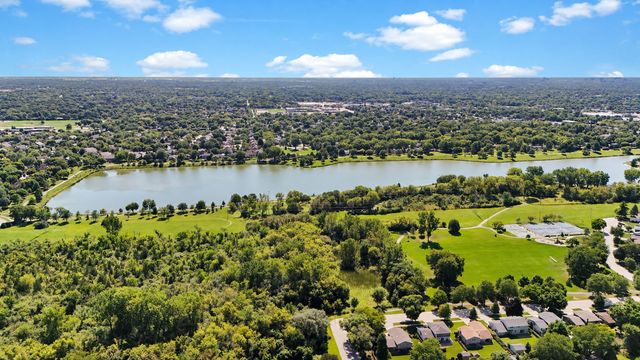 1037 Cottonwood Court 2BL, Wheeling, IL 60090