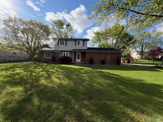 9739 Waterway Drive N, Grosse Ile Township, MI 48138