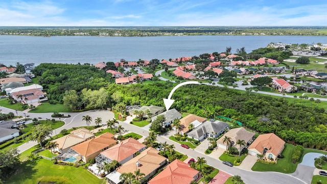 3198 SE Carrick Green Court, Port St. Lucie, FL 34952