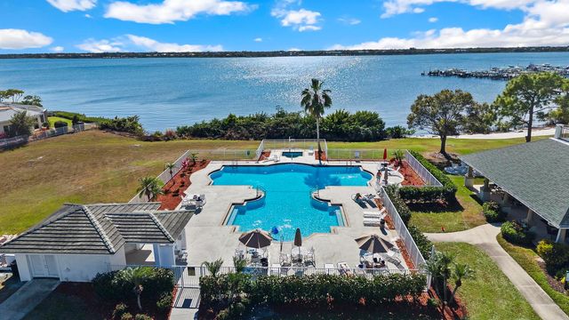3198 SE Carrick Green Court, Port St. Lucie, FL 34952