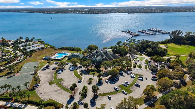 3198 SE Carrick Green Court, Port St. Lucie, FL 34952