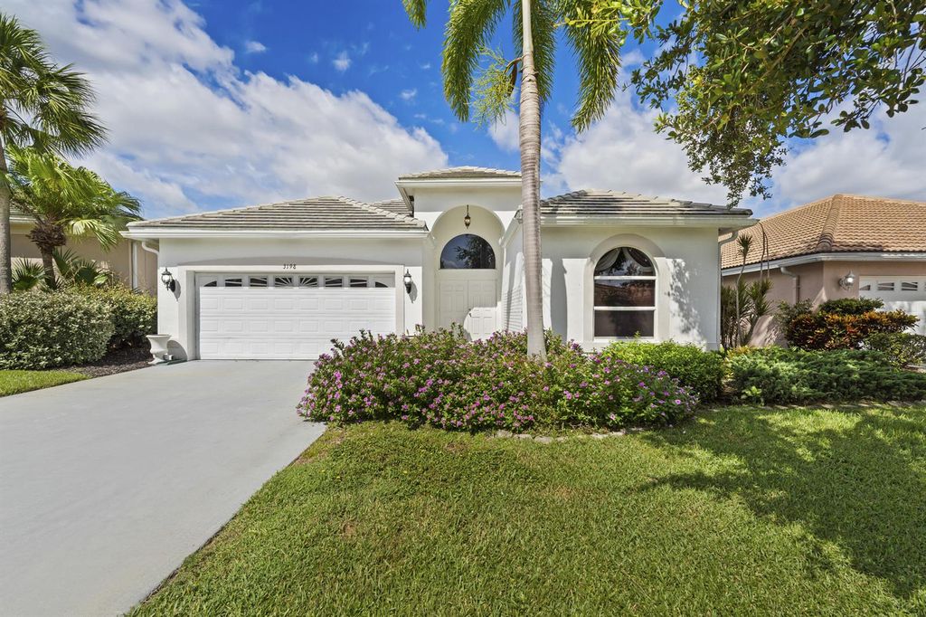 3198 SE Carrick Green Court, Port St. Lucie, FL 34952