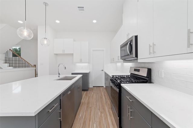 2107 Holman Street, Houston, TX 77004