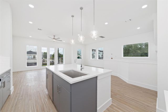 2107 Holman Street, Houston, TX 77004