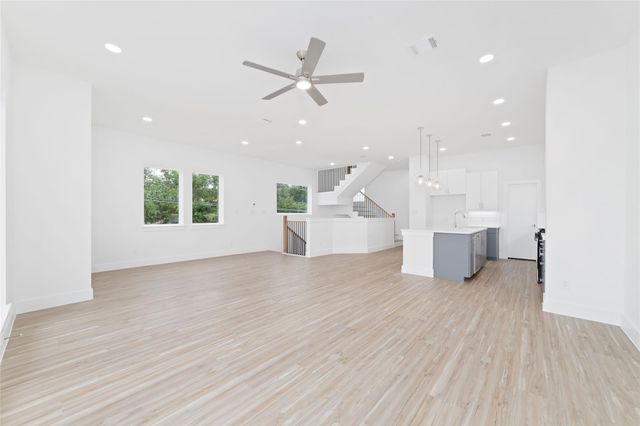 2107 Holman Street, Houston, TX 77004