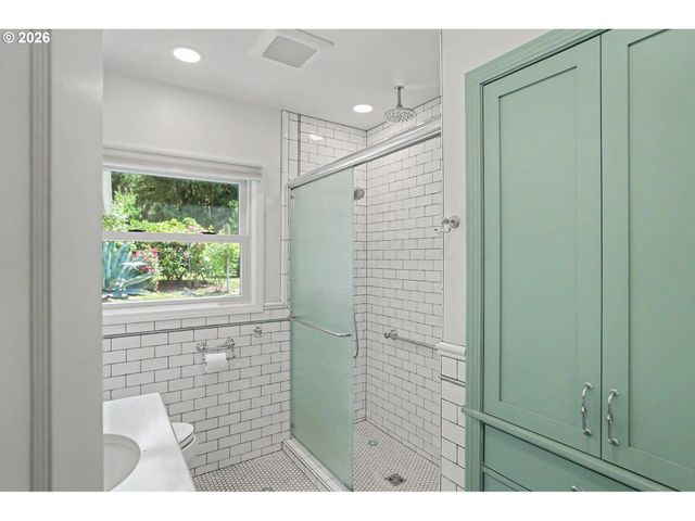 175 ST MARYS Ave, Mt Angel, OR 97362
