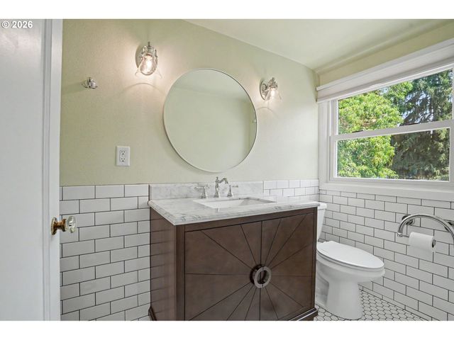 175 ST MARYS Ave, Mt Angel, OR 97362